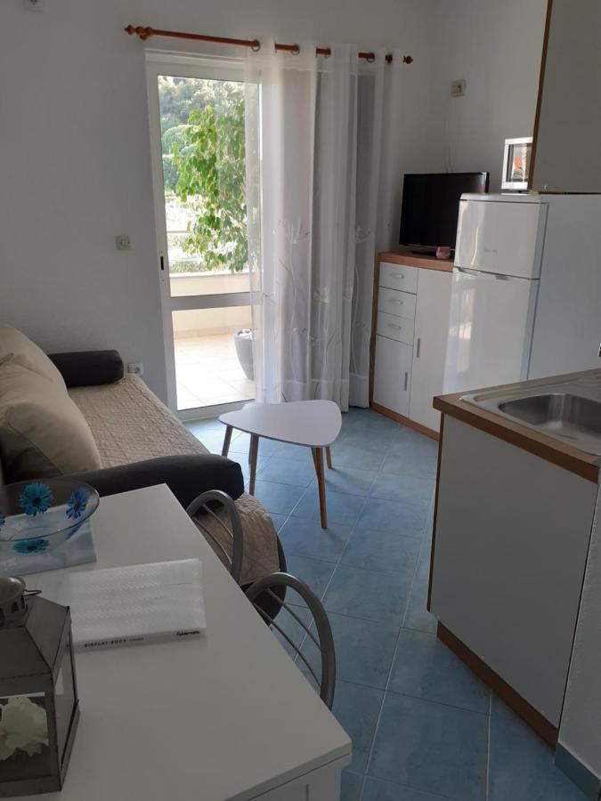 Apartments Lozina Drvenik  Bagian luar foto