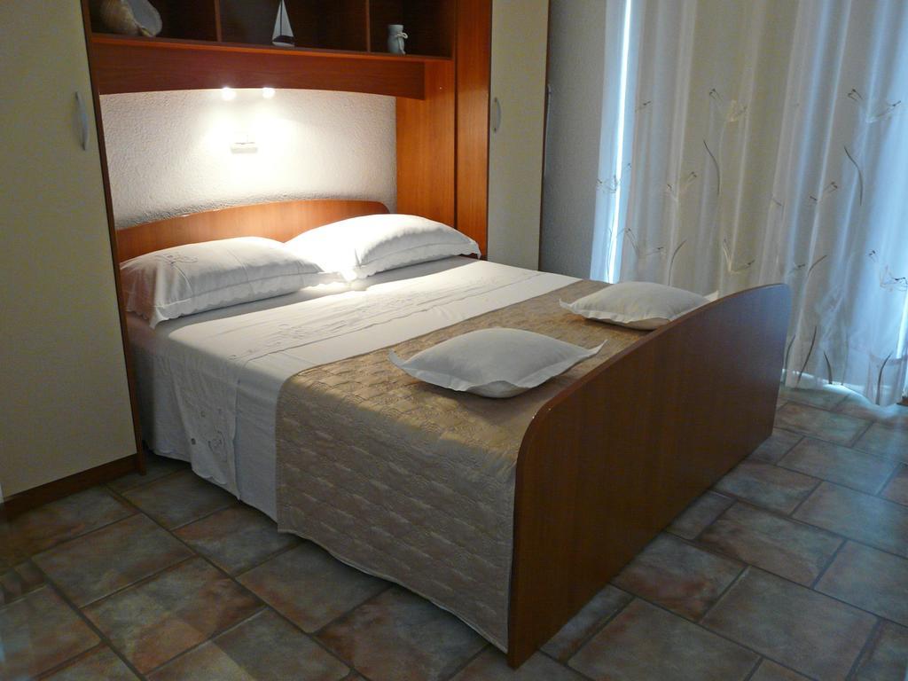 Apartments Lozina Drvenik  Ruang foto