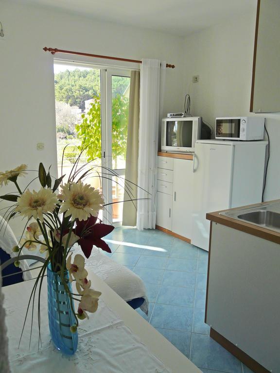 Apartments Lozina Drvenik  Ruang foto