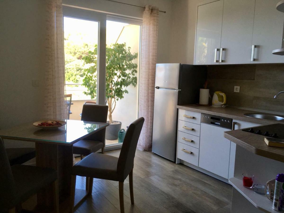 Apartments Lozina Drvenik  Bagian luar foto
